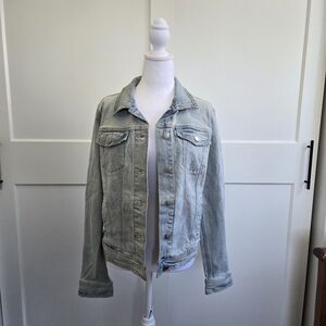 UNIVERSAL THREAD GOODS CO. womens medium light wash jean  jacket